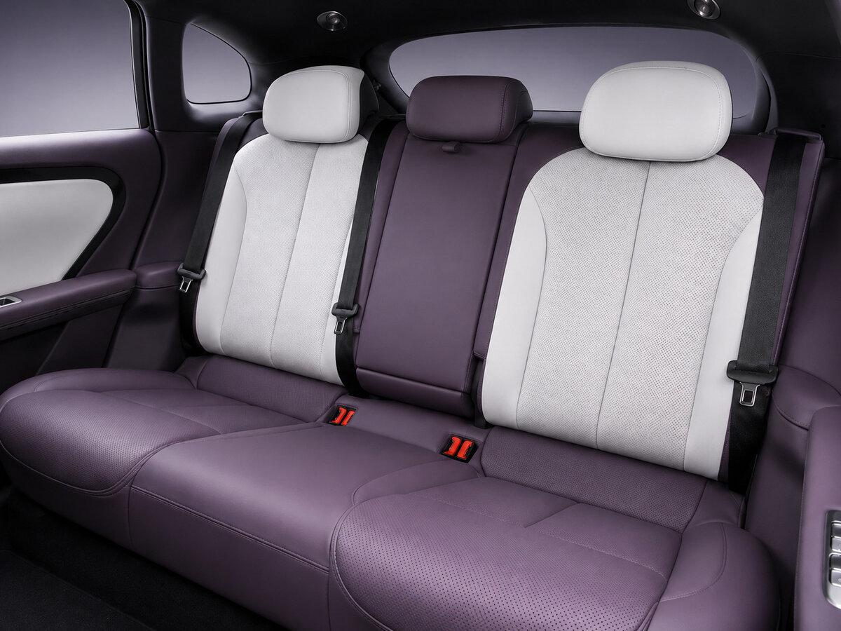 Задний ряд Changan Qiyuan A06